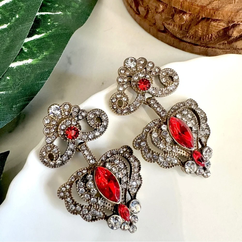 Regal Red Stone Gold Tone Earrings Baroque Regency Rhinestone Vtg Style NEW